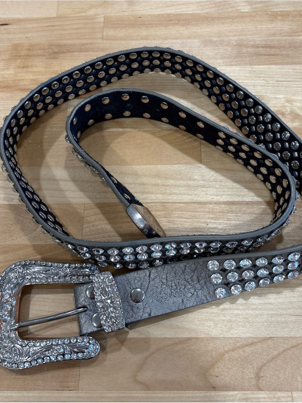 VTG Y2K Studded Rhinestone Western Belt Size L 100% Leather Silver